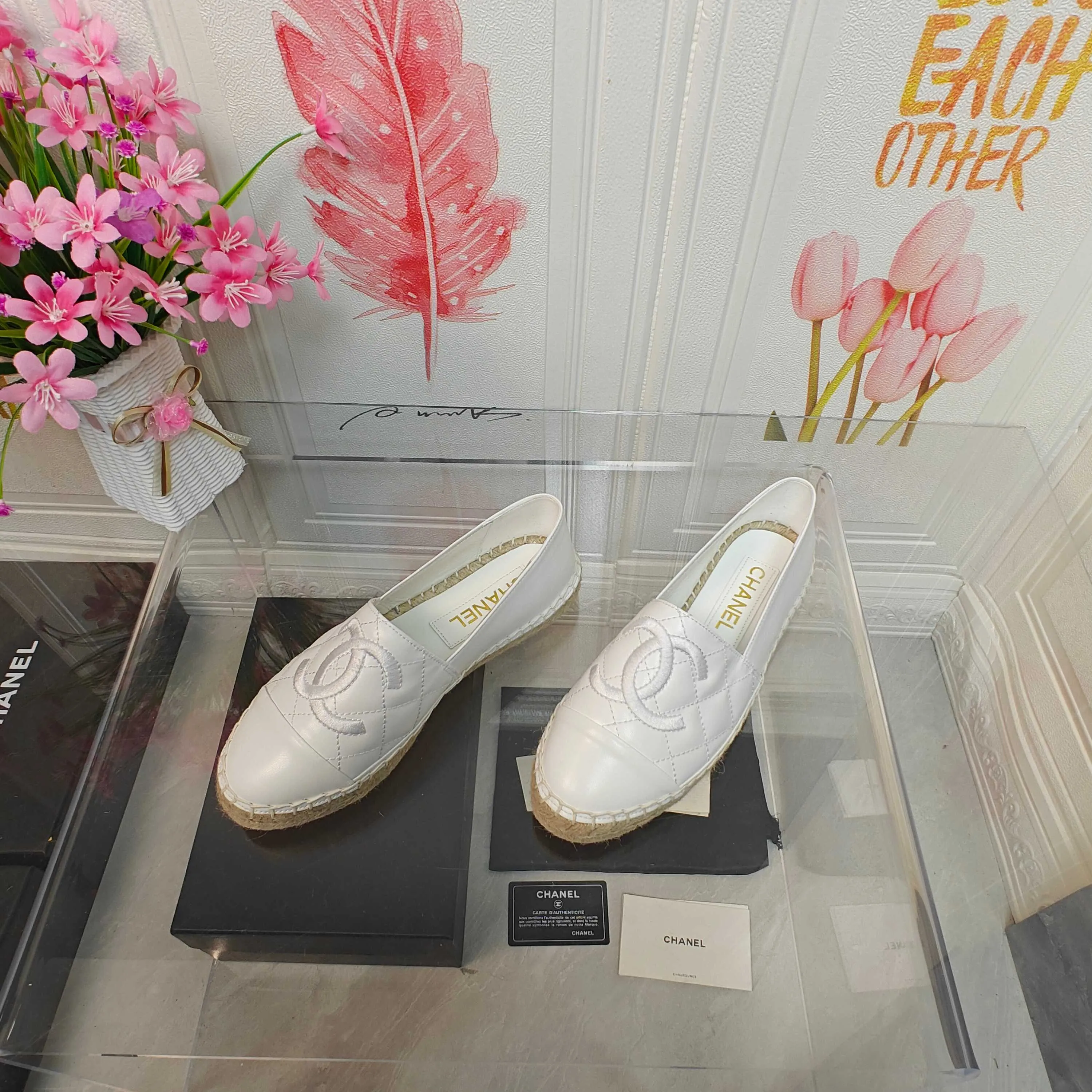 👟👟Ex-factory price 400👟👟 CHANEL 2025 early spring new fisherman shoes, top version 👏👏The inner pads are all made of original imported goatskin! Number of codes: 35 - 40 (codes 34, 41, and 42 can be customized without return or exchange) Standard codes come with a full set of packaging